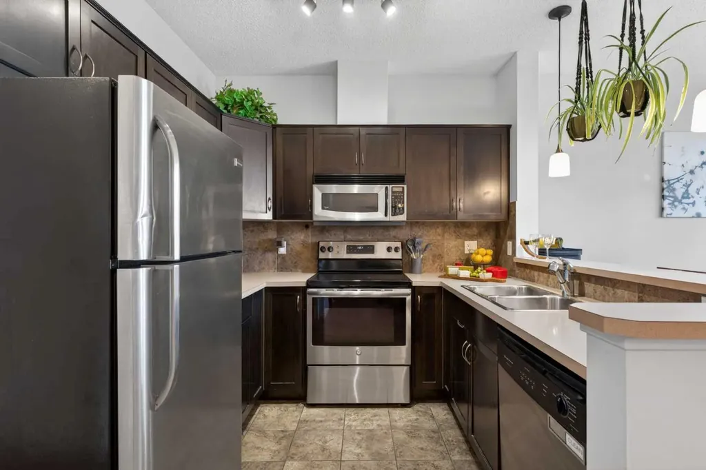 108 Rockyledge View NW Calgary AB T3G5X2