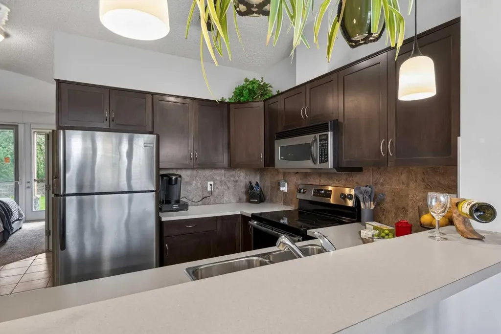 108 Rockyledge View NW Calgary AB T3G5X2