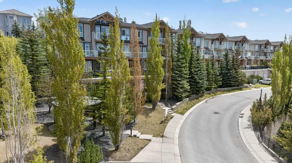 108 Rockyledge View NW Calgary AB T3G5X2