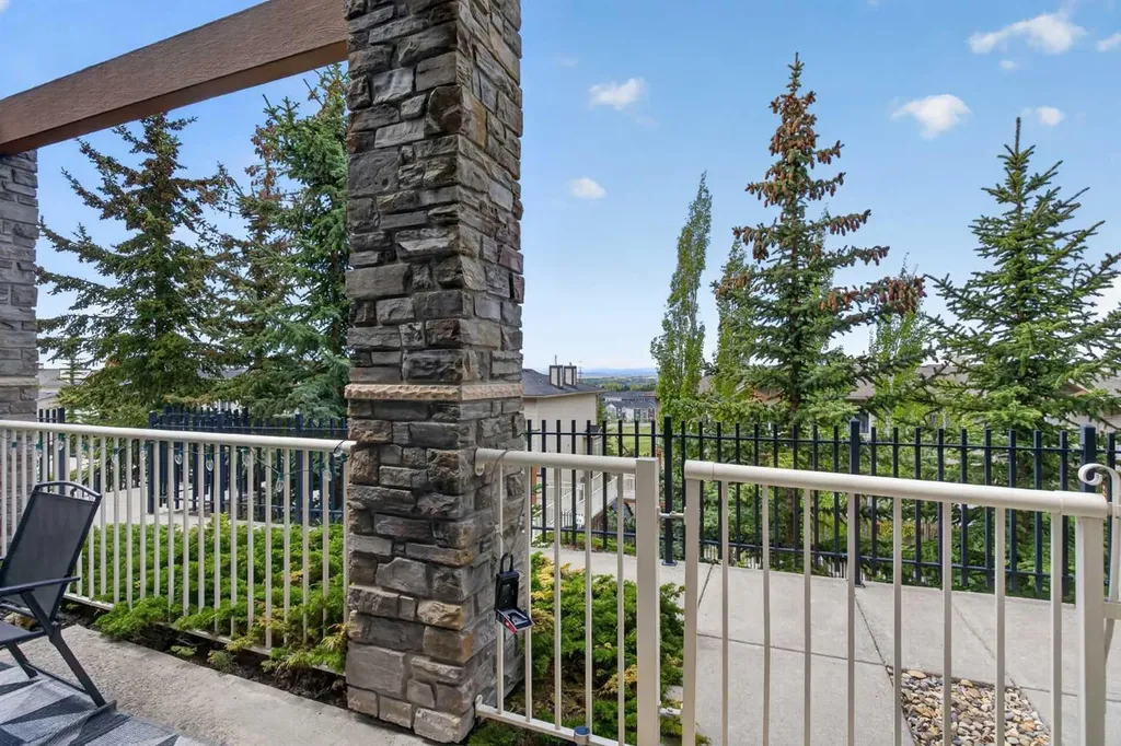 108 Rockyledge View NW Calgary AB T3G5X2