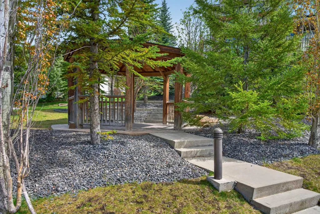 108 Rockyledge View NW Calgary AB T3G5X2