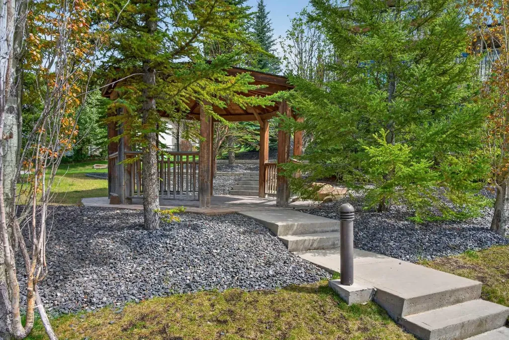108 Rockyledge View NW Calgary AB T3G5X2