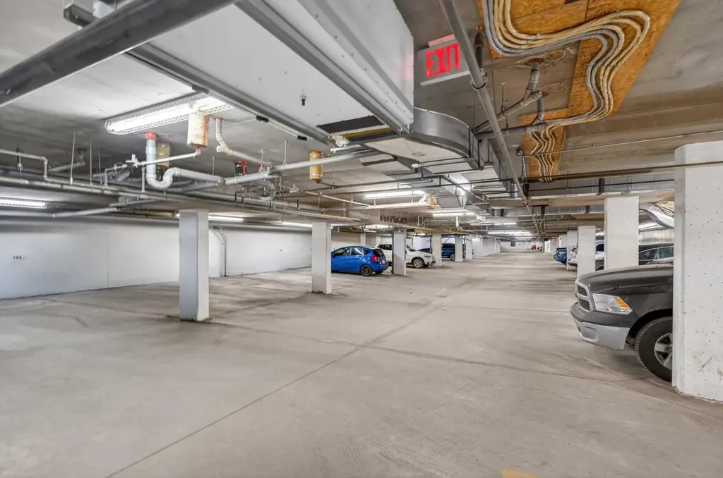 108 Rockyledge View NW Calgary AB T3G5X2