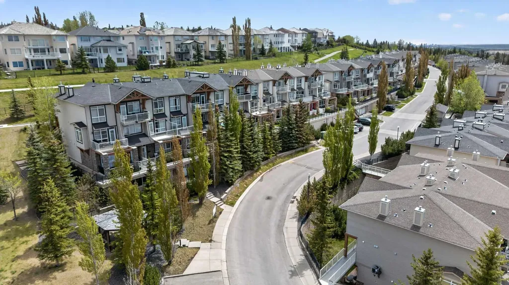 108 Rockyledge View NW Calgary AB T3G5X2