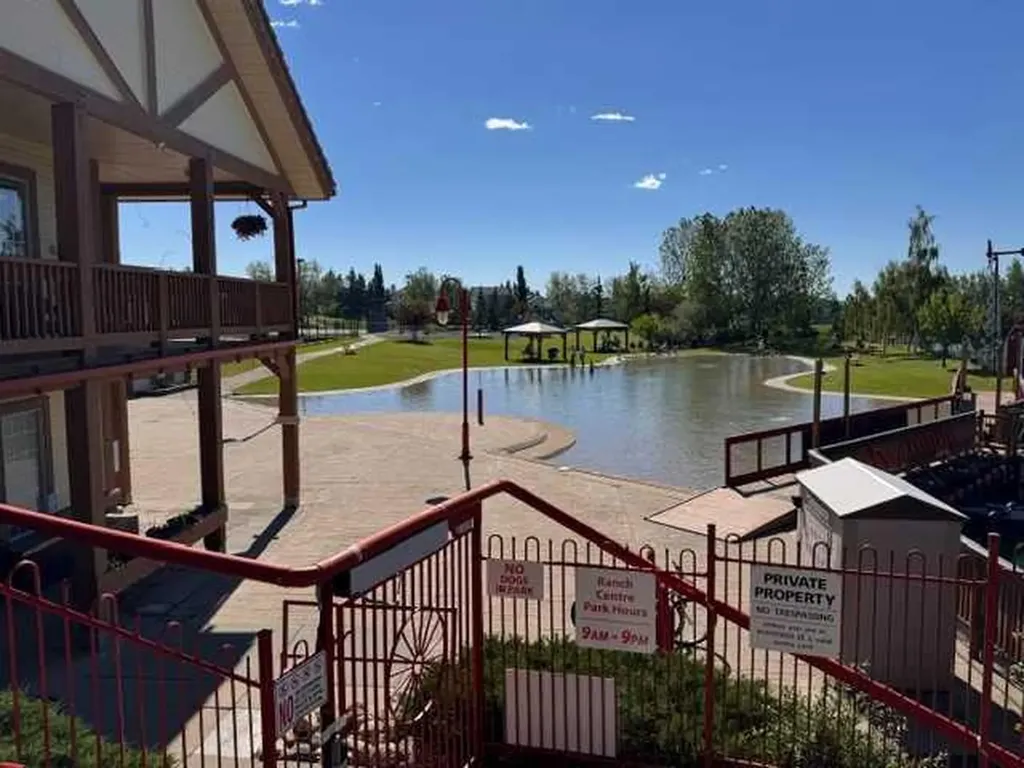 108 Rockyledge View NW Calgary AB T3G5X2