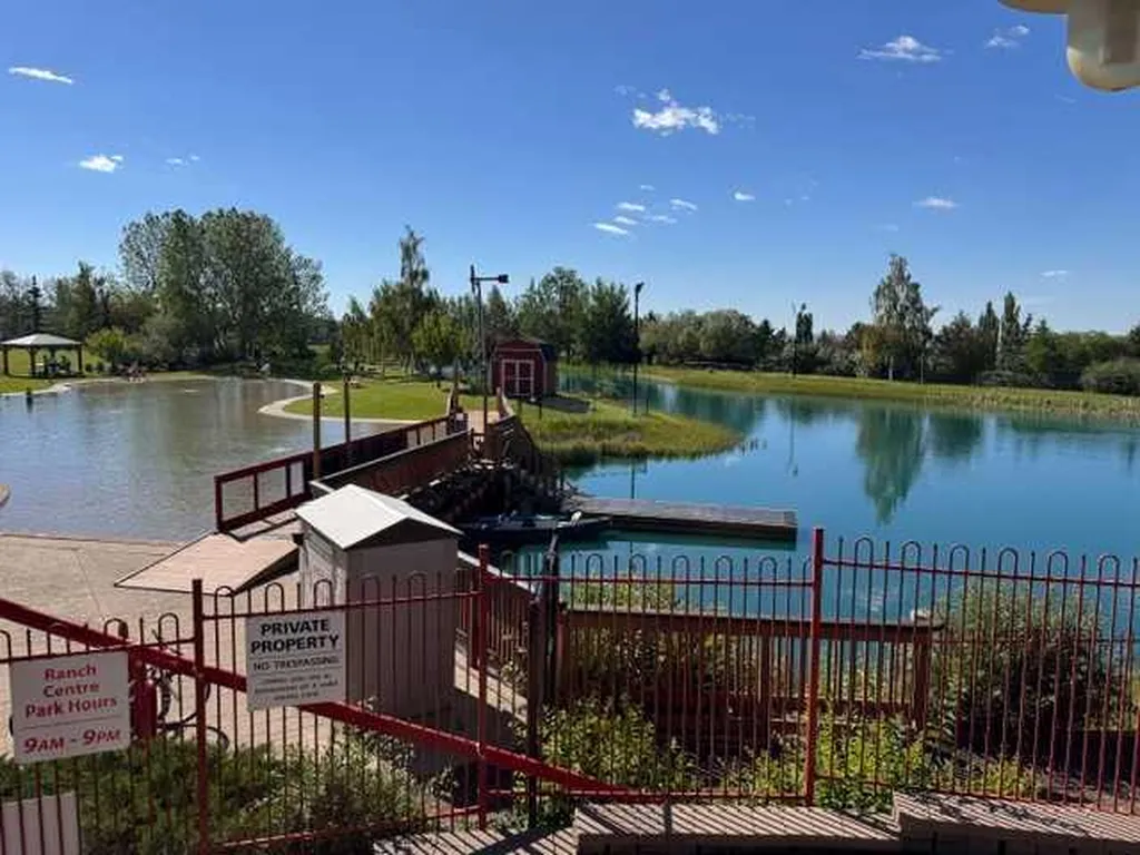 108 Rockyledge View NW Calgary AB T3G5X2