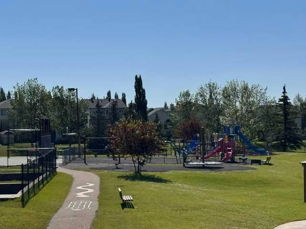 108 Rockyledge View NW Calgary AB T3G5X2
