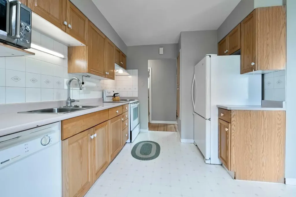 4027 19 Street NW Calgary AB T2L 2B7
