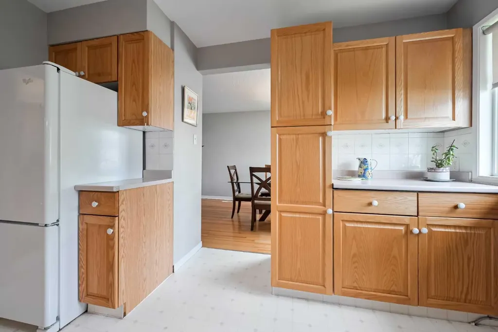 4027 19 Street NW Calgary AB T2L 2B7