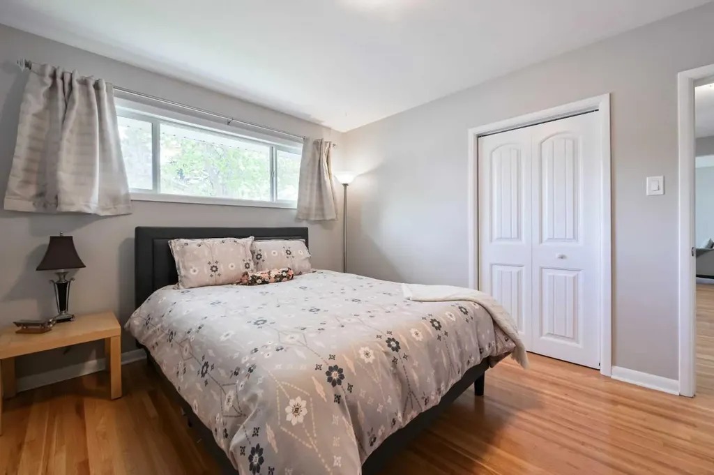 4027 19 Street NW Calgary AB T2L 2B7
