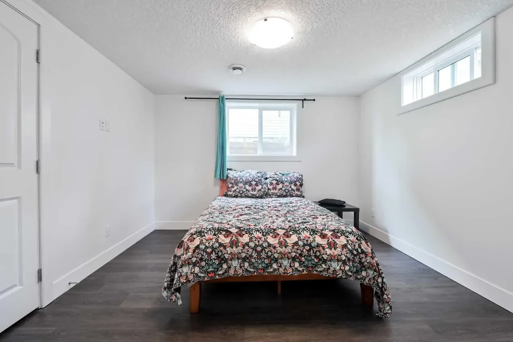 4027 19 Street NW Calgary AB T2L 2B7