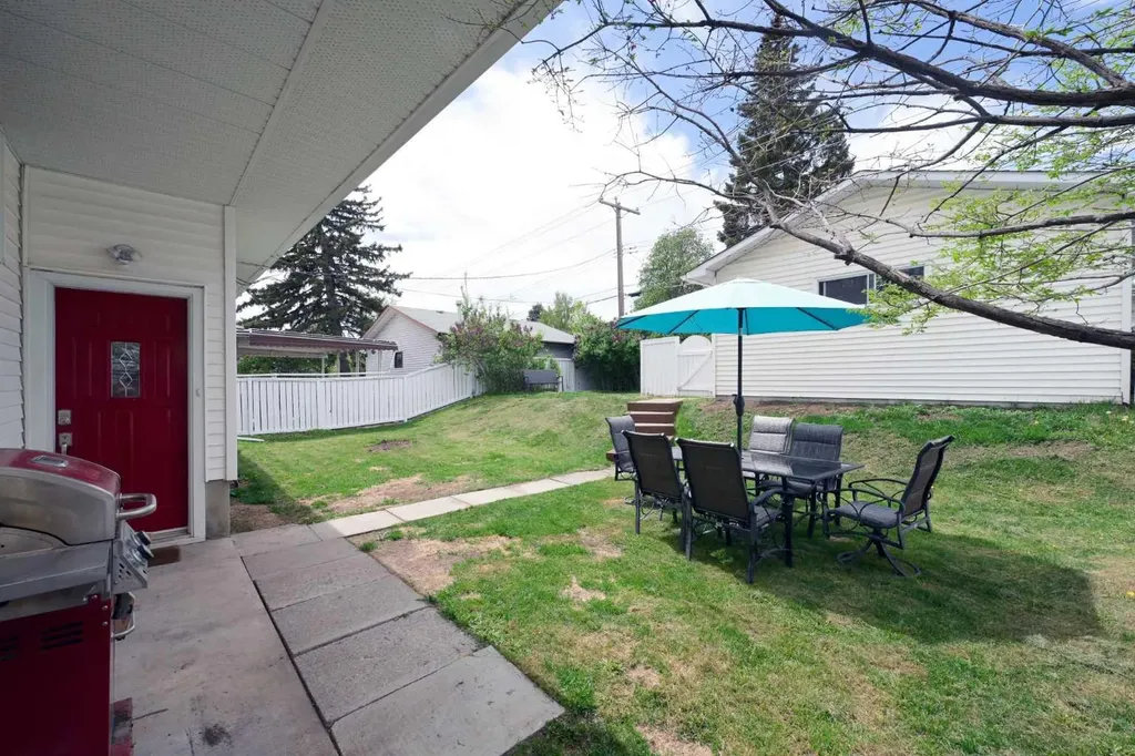 4027 19 Street NW Calgary AB T2L 2B7