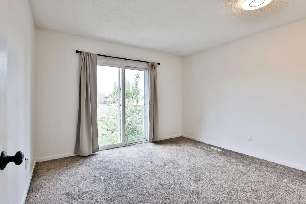 65 Princeton Crescent W Lethbridge AB T1K 4S5