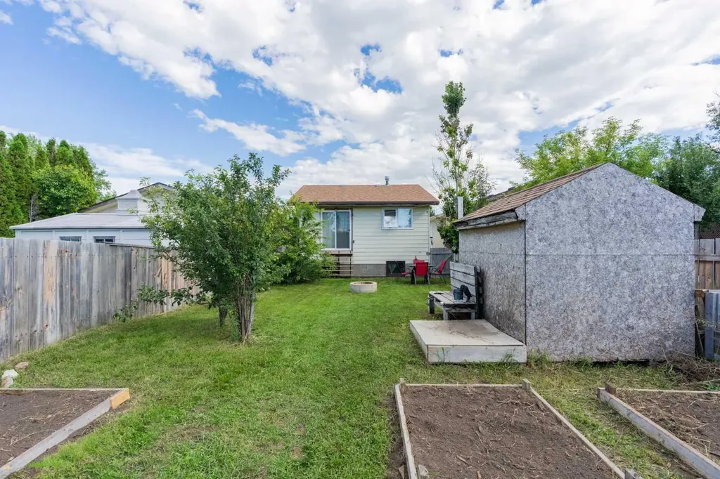 65 Princeton Crescent W Lethbridge AB T1K 4S5