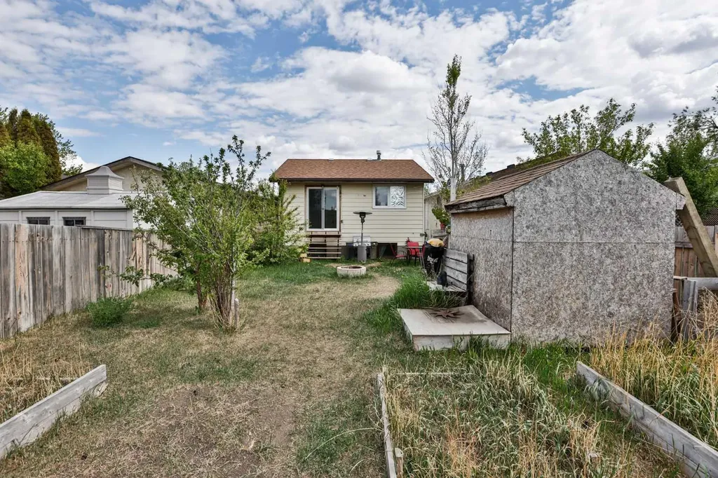 65 Princeton Crescent W Lethbridge AB T1K 4S5