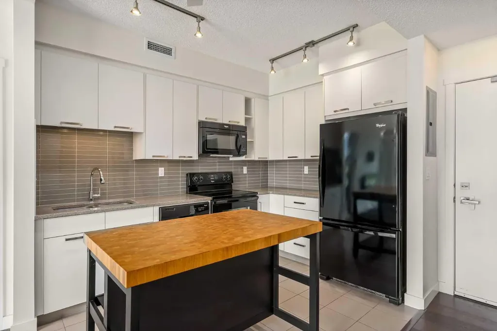 175 Silverado Boulevard SW Calgary AB T2X 0V5