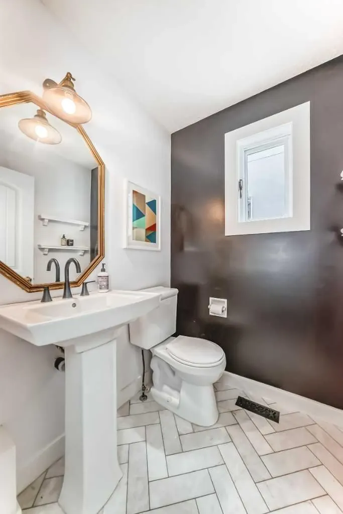 2235 7 Avenue Calgary AB T2N0Z9