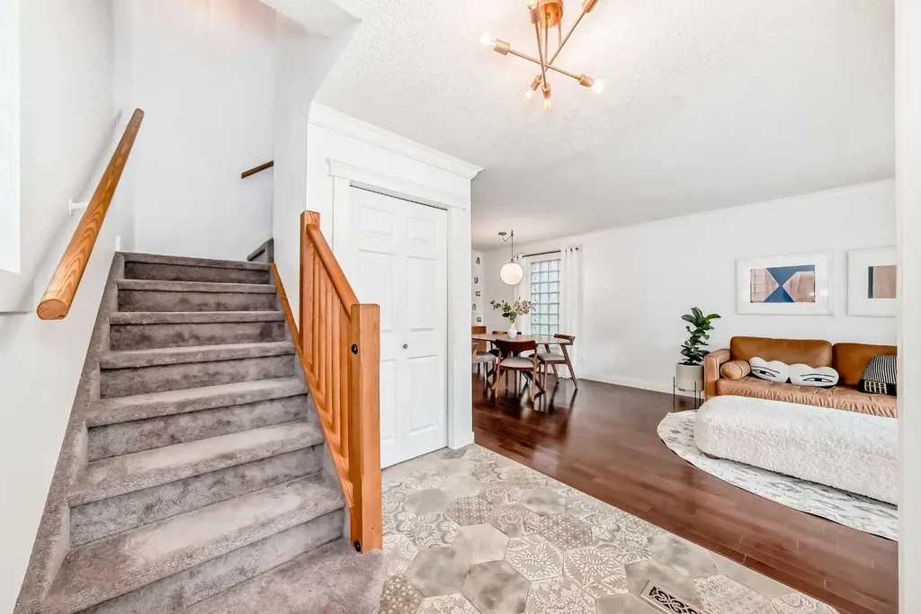 2235 7 Avenue Calgary AB T2N0Z9