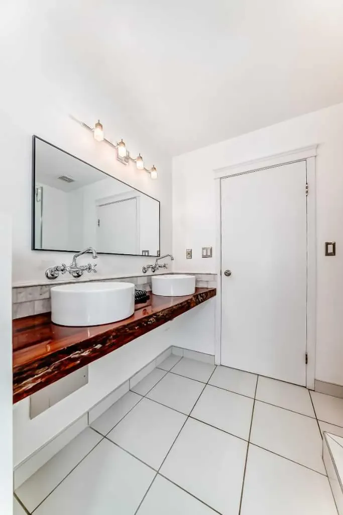 2235 7 Avenue Calgary AB T2N0Z9