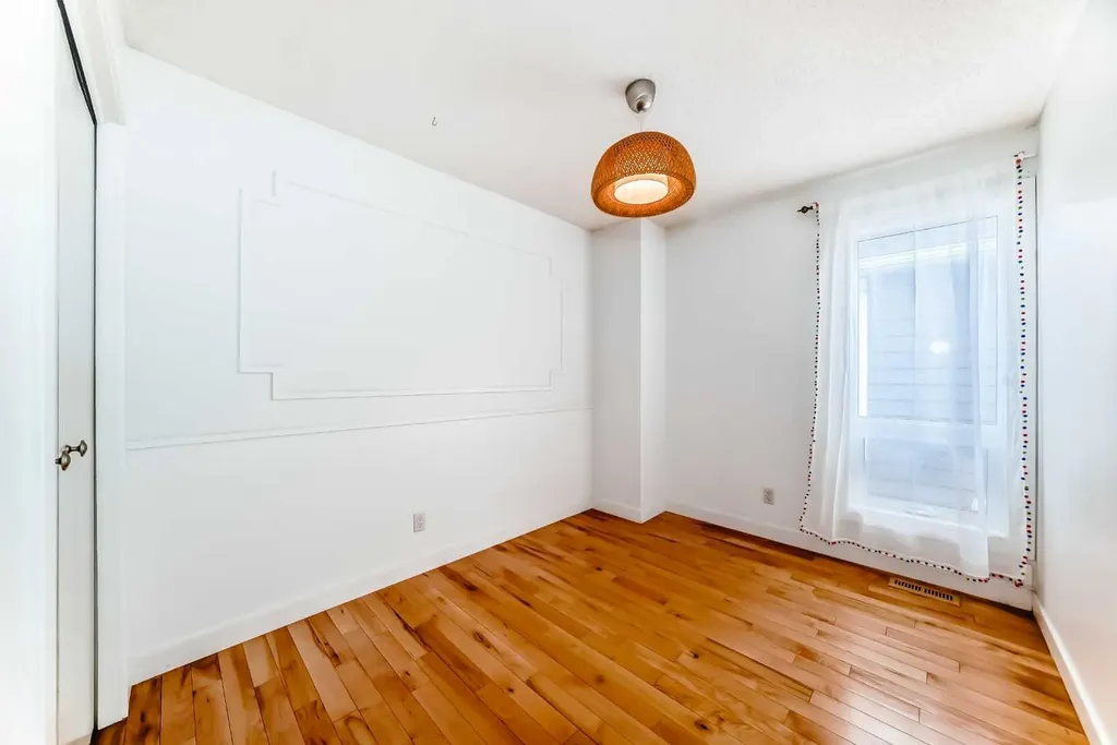2235 7 Avenue Calgary AB T2N0Z9