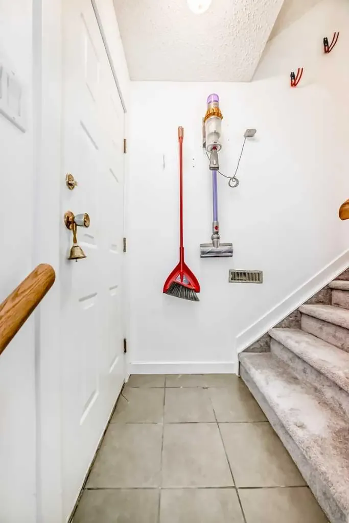 2235 7 Avenue Calgary AB T2N0Z9