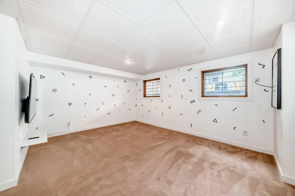 2235 7 Avenue Calgary AB T2N0Z9