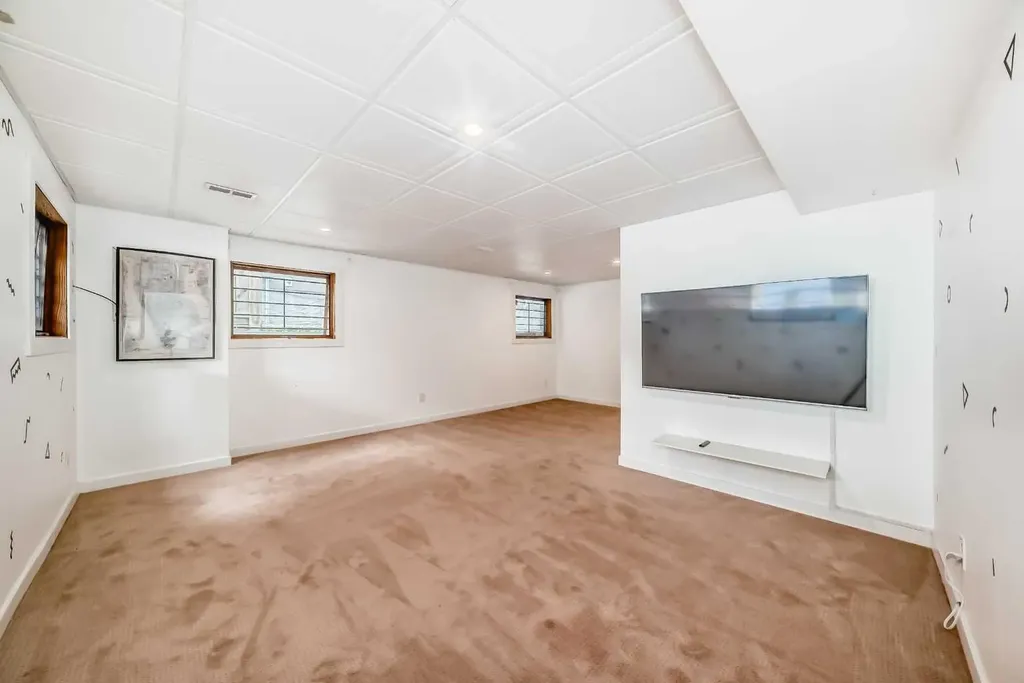 2235 7 Avenue Calgary AB T2N0Z9