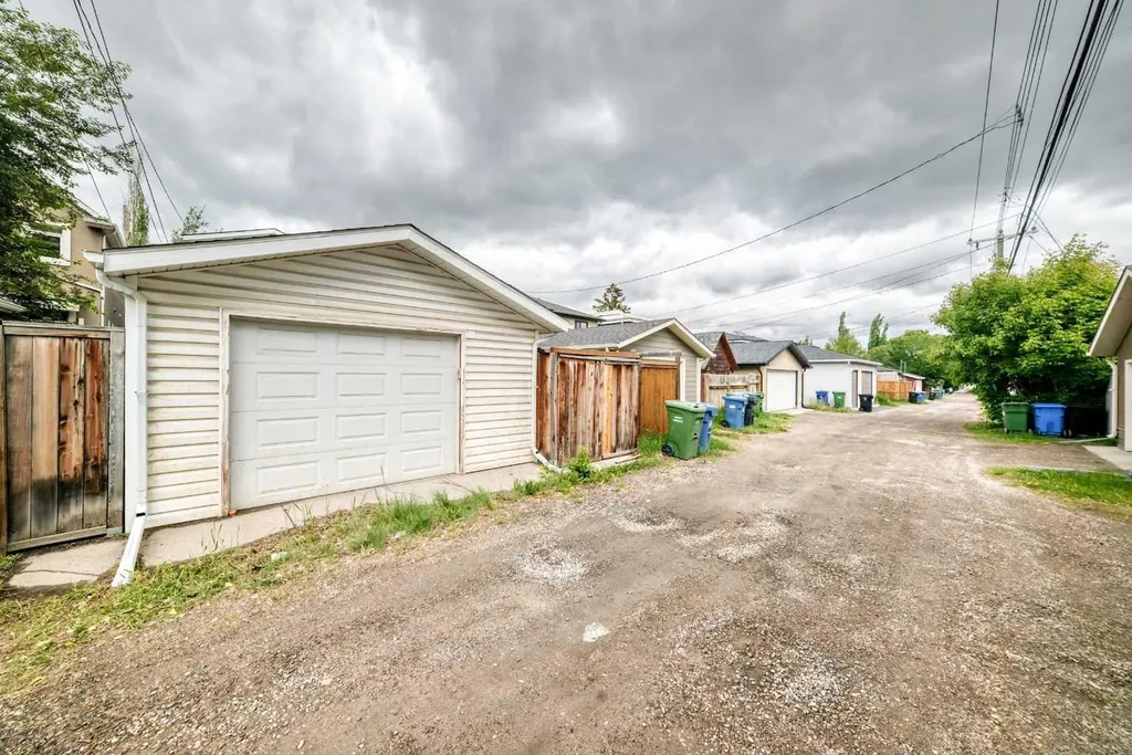 2235 7 Avenue Calgary AB T2N0Z9
