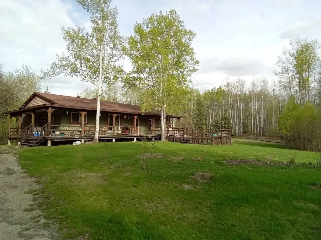 76517 Rrd 143a N Rural Big Lakes County AB T0G 1C0