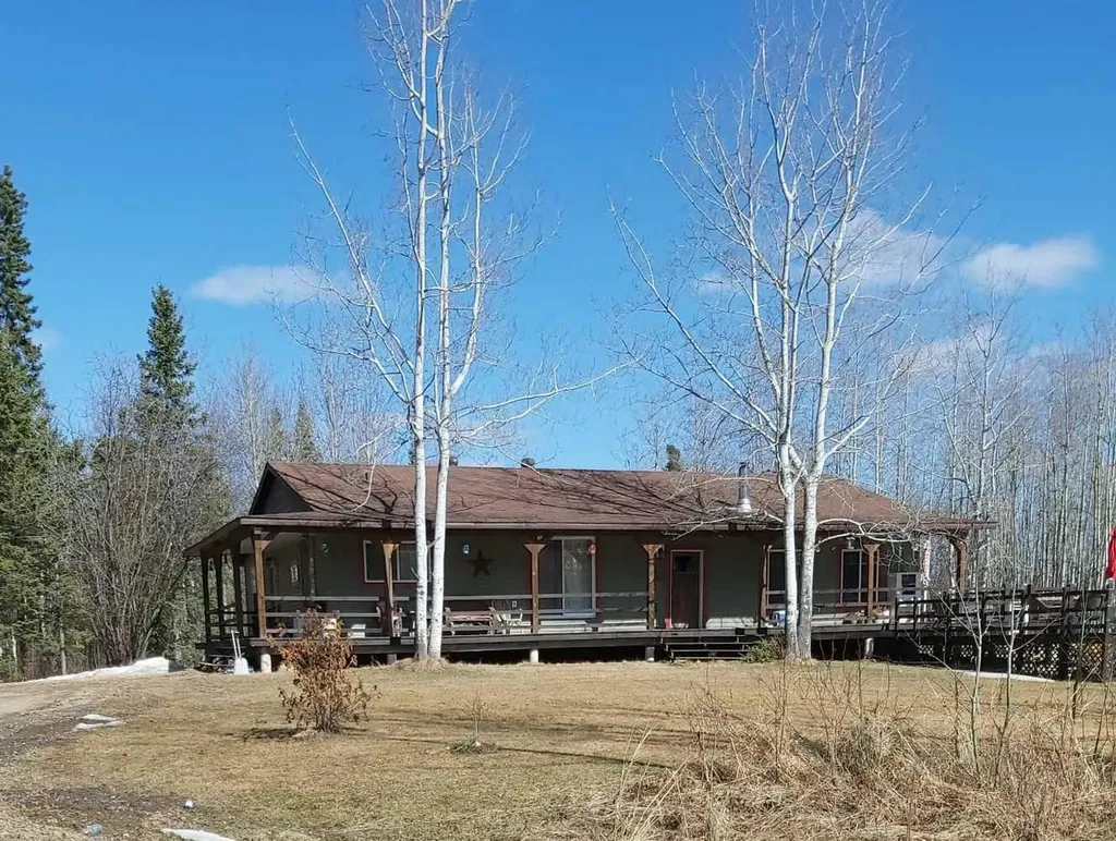 76517 Rrd 143a N Rural Big Lakes County AB T0G 1C0