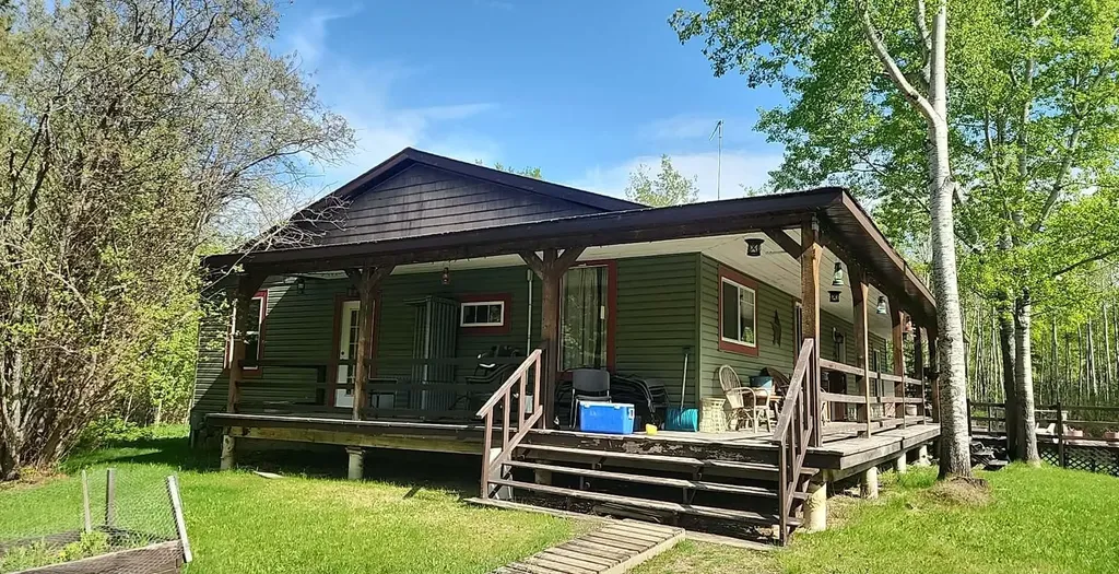 76517 Rrd 143a N Rural Big Lakes County AB T0G 1C0