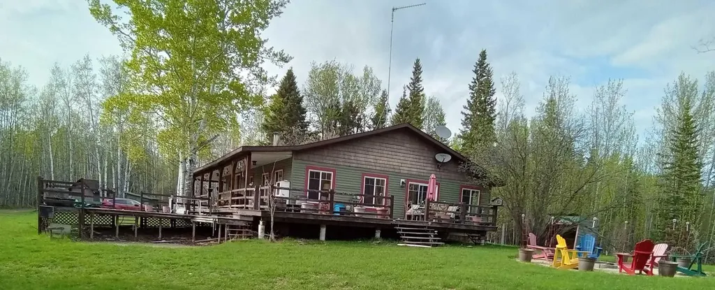 76517 Rrd 143a N Rural Big Lakes County AB T0G 1C0