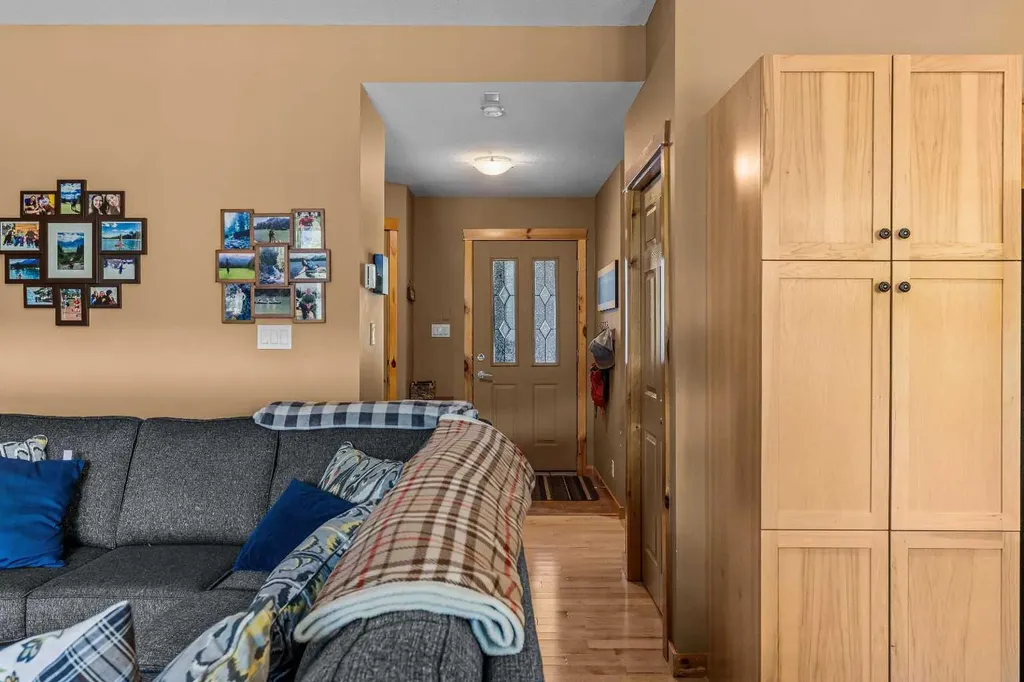 70 Dyrgas Gate Canmore AB T1W 3J6