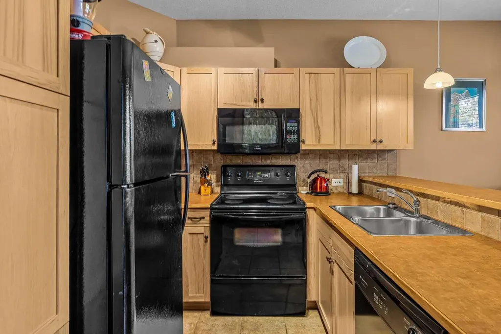 70 Dyrgas Gate Canmore AB T1W 3J6