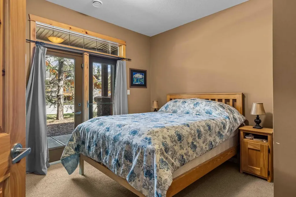 70 Dyrgas Gate Canmore AB T1W 3J6
