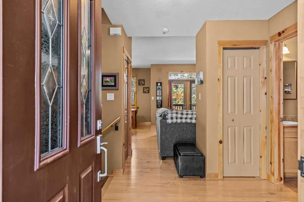 70 Dyrgas Gate Canmore AB T1W 3J6