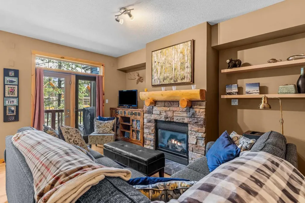 70 Dyrgas Gate Canmore AB T1W 3J6