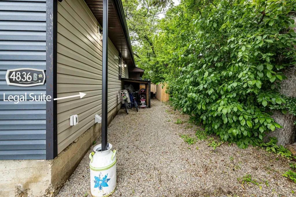 4836 49 Street Innisfail AB T4G1N2