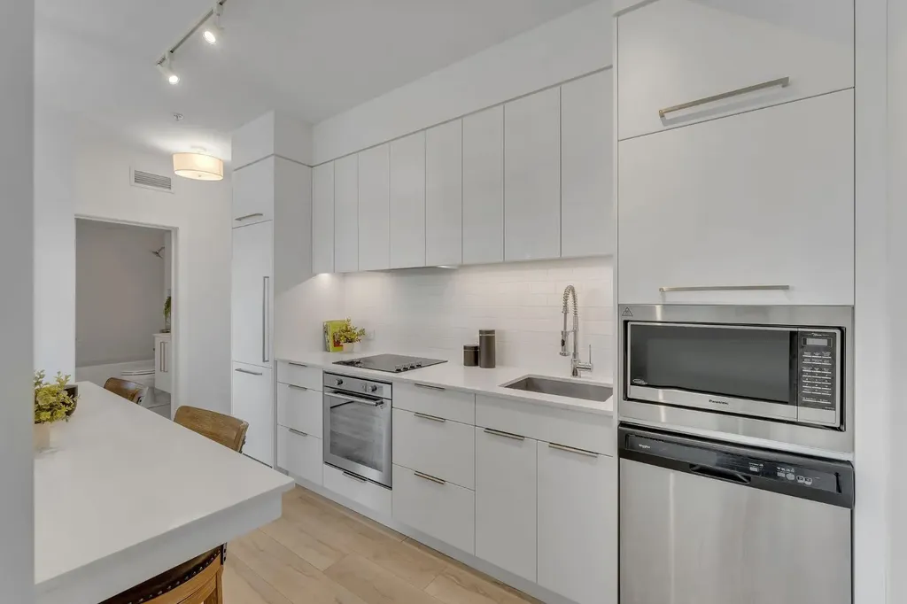 3125 39 Street NW Calgary AB T3B 6H5