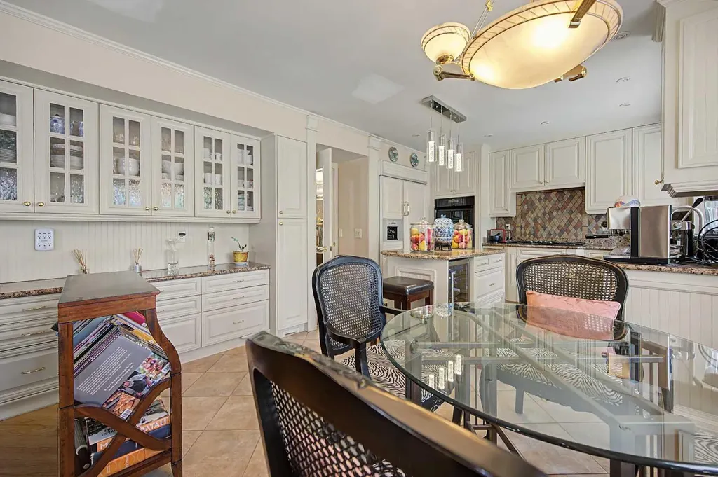 2020 Sirocco Drive SW Calgary AB T3H 2M9