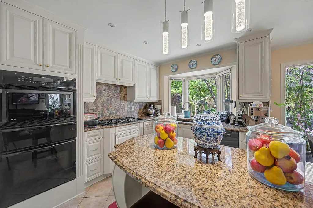2020 Sirocco Drive SW Calgary AB T3H 2M9
