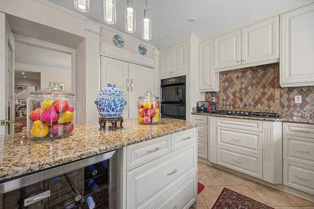 2020 Sirocco Drive SW Calgary AB T3H 2M9