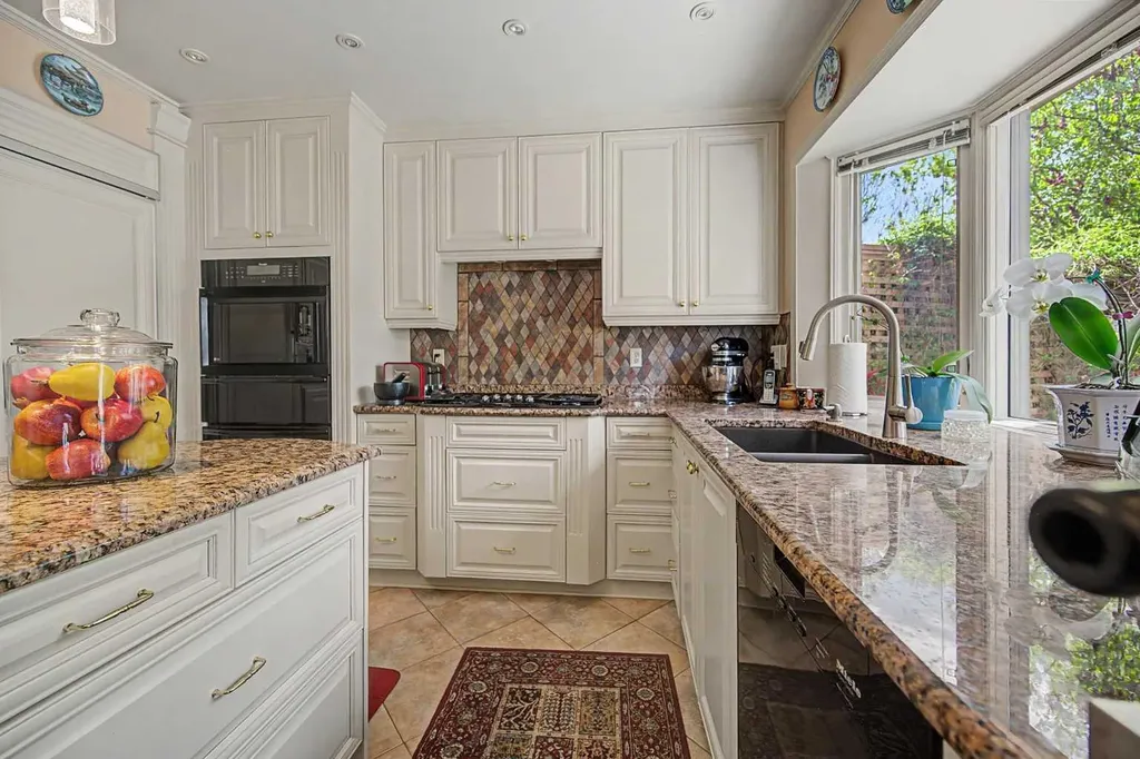 2020 Sirocco Drive SW Calgary AB T3H 2M9