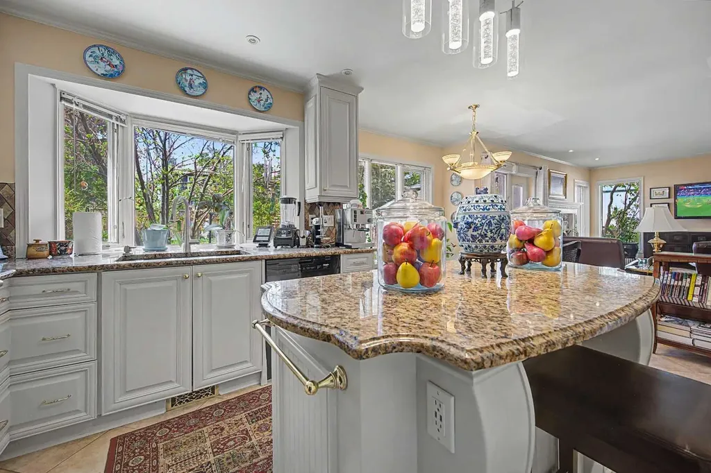 2020 Sirocco Drive SW Calgary AB T3H 2M9