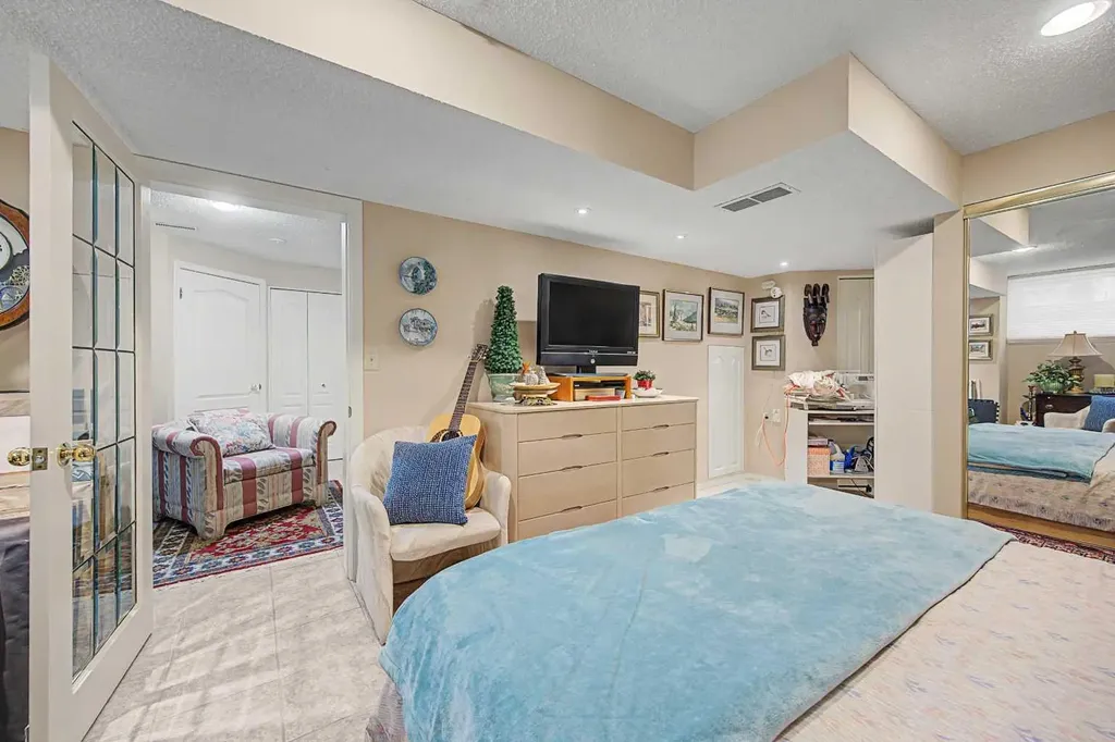 2020 Sirocco Drive SW Calgary AB T3H 2M9