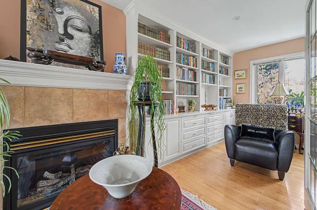 2020 Sirocco Drive SW Calgary AB T3H 2M9