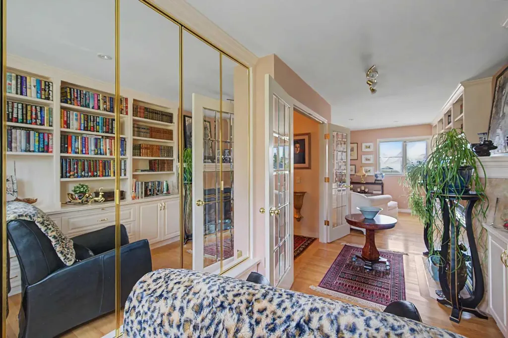 2020 Sirocco Drive SW Calgary AB T3H 2M9