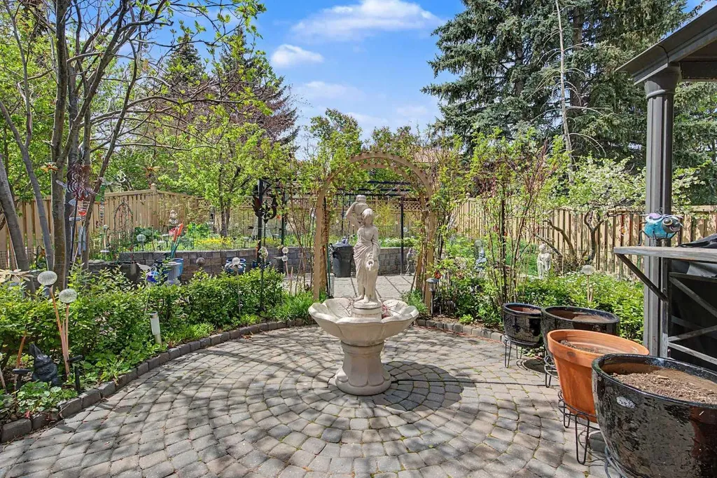2020 Sirocco Drive SW Calgary AB T3H 2M9