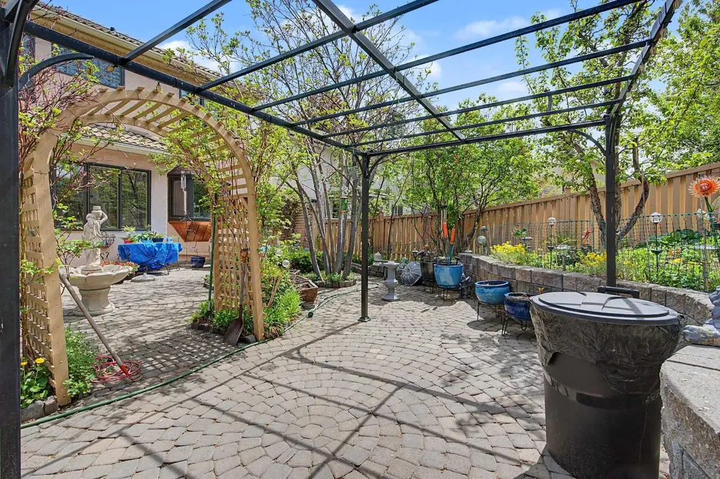 2020 Sirocco Drive SW Calgary AB T3H 2M9