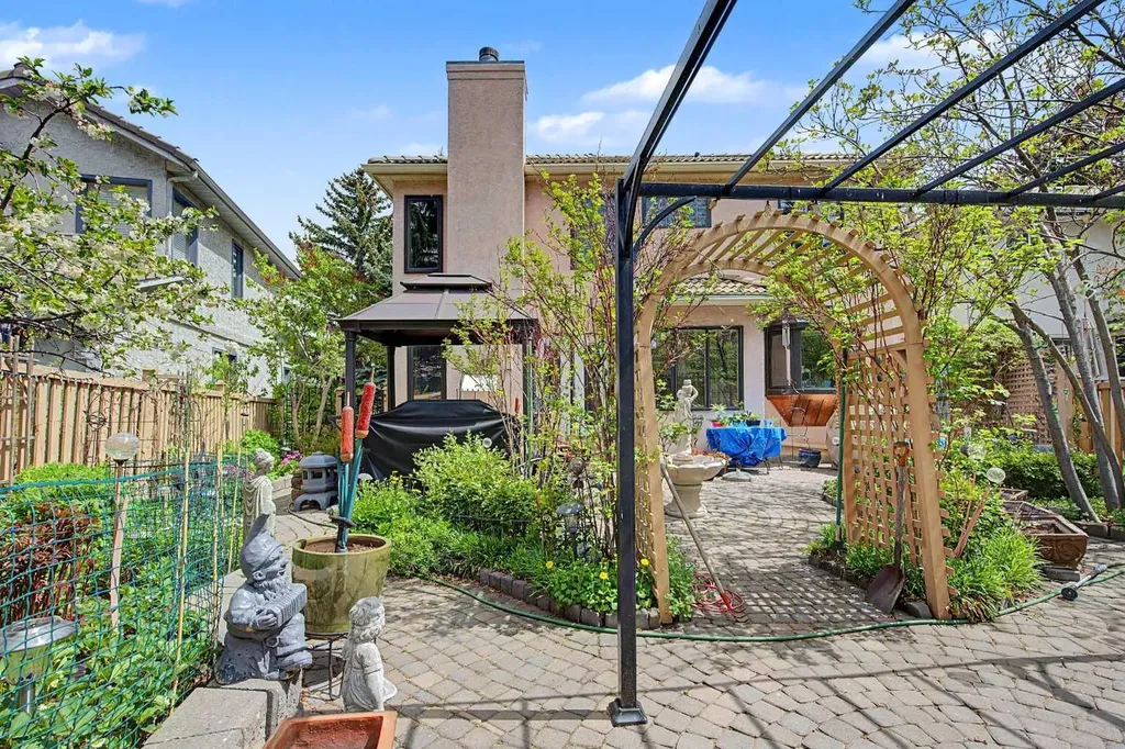 2020 Sirocco Drive SW Calgary AB T3H 2M9